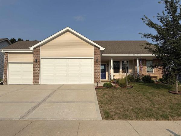 702 Merlot Lane, Cambridge, WI 53523