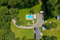 136 Gailynn Lane photo 4