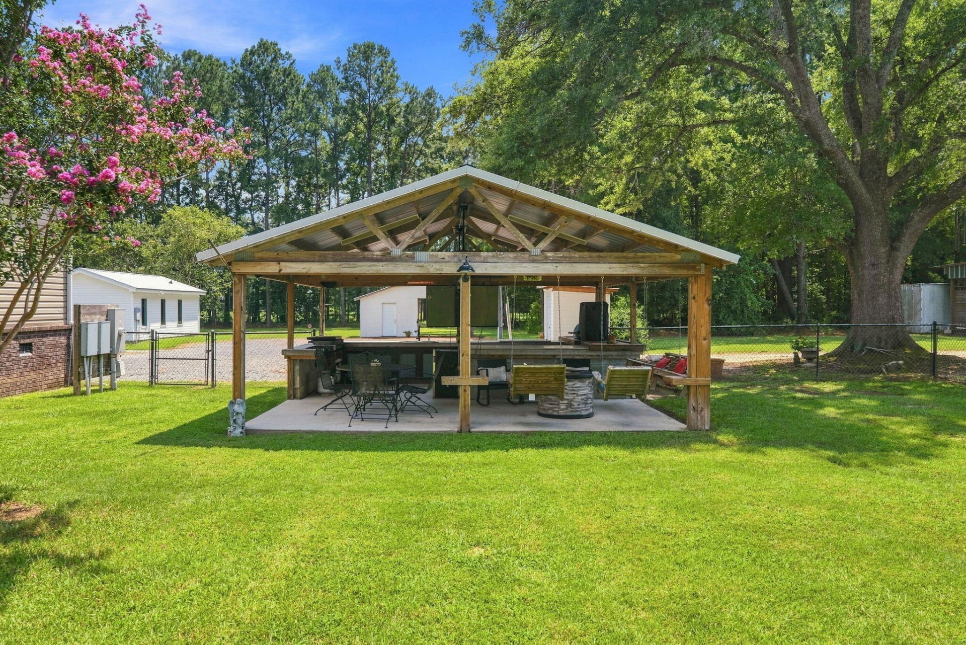 136 Gailynn Lane Photo 32
