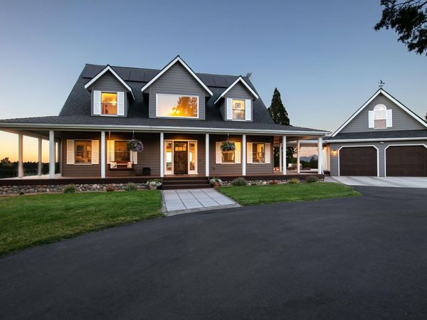 6105 NW Kingwood Avenue, Redmond, OR 97756