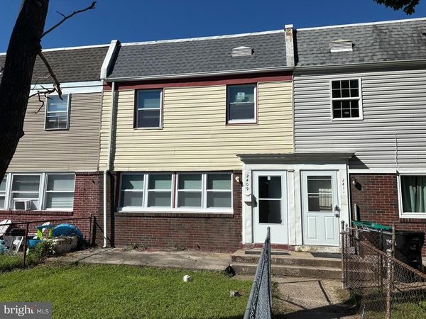 2409 BLOOMSDALE ROAD, LEVITTOWN, PA 19057