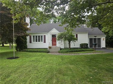 7322 Ridge Road, Lockport, NY 14094