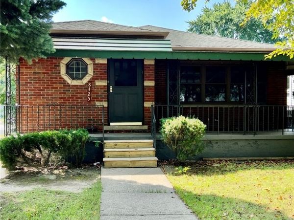 8425 Pershing Avenue , Niagara Falls, NY 14304