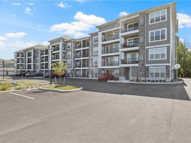200 Dunnwood Green Lane , Monroe, NY 14534