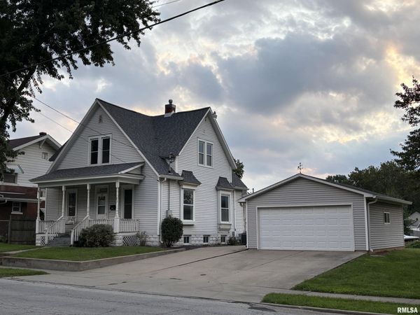 308 S CHEROKEE Street, Taylorville, IL 62568