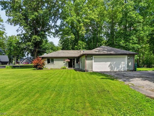 731 Lark Court , Rock Creek, OH 44084