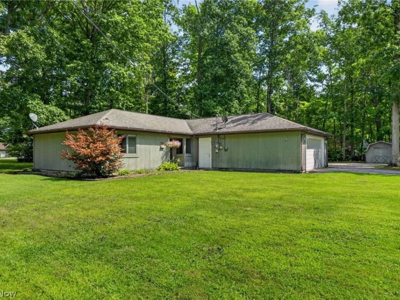 731 Lark Court, Rock Creek, OH 44084 Photo 2