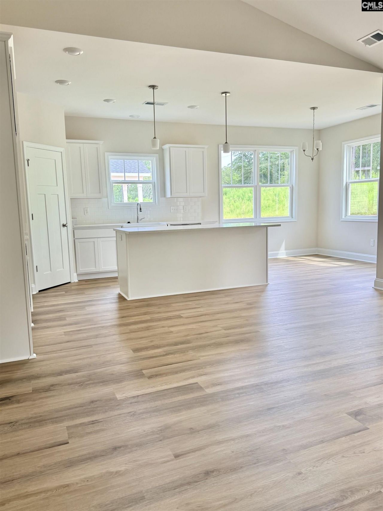 163 Andover Way  Photo 5