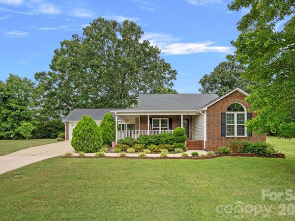 1320 Watts Drive, Charlotte, NC 28216