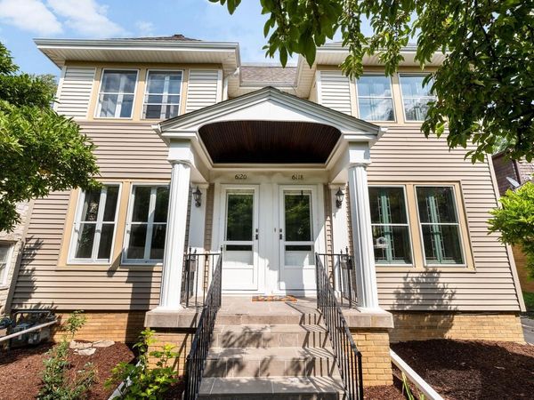 6118 W Wisconsin AVENUE, Unit 6120, Wauwatosa, WI 53213