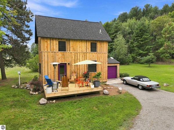 10102 Cherry Avenue, Rapid City, MI 49676
