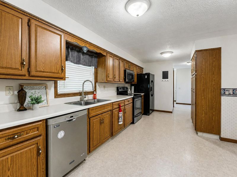 6490 Sparling Road, West Jefferson, OH 43162 Photo 12