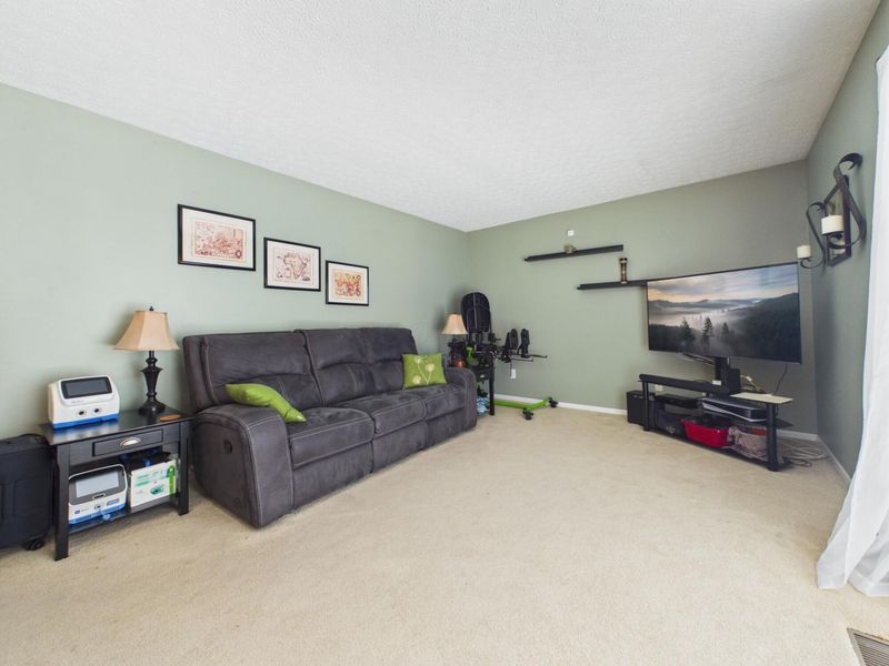 6611 Winbarr Way , Canal Winchester, OH 43110 Photo 10