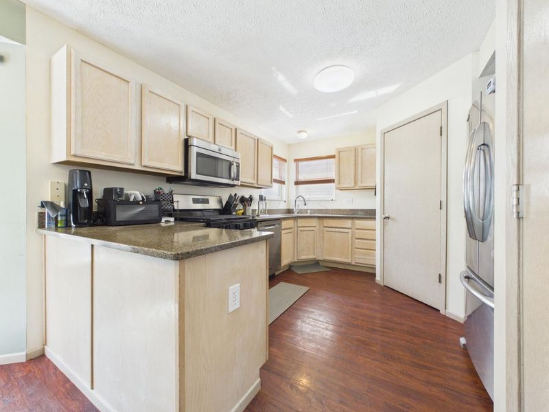 6611 Winbarr Way , Canal Winchester, OH 43110 Photo 4