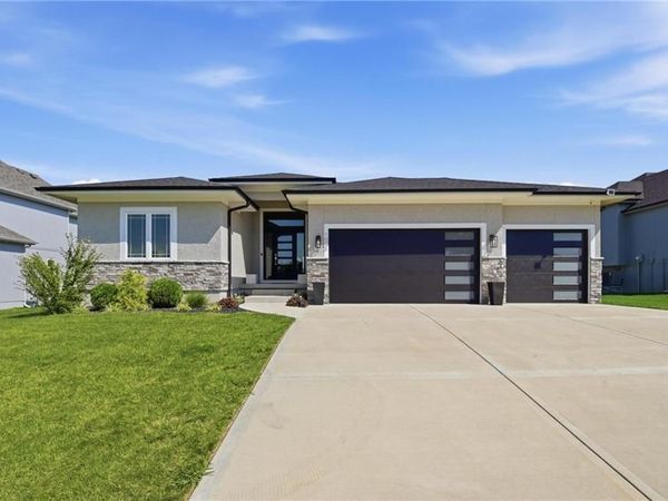 1604 SW 27th Street, Lee's Summit, MO 64082