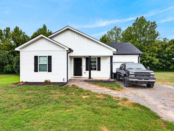 681 W Main St , Alexandria, TN 37012