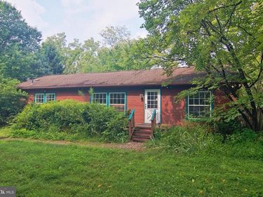 242 CONGO NIANTIC ROAD, BARTO, PA 19504