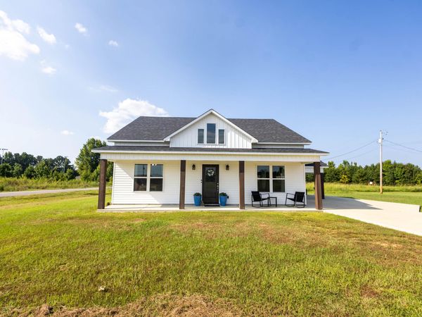 60007 Dunlap St., Smithville, MS 38870
