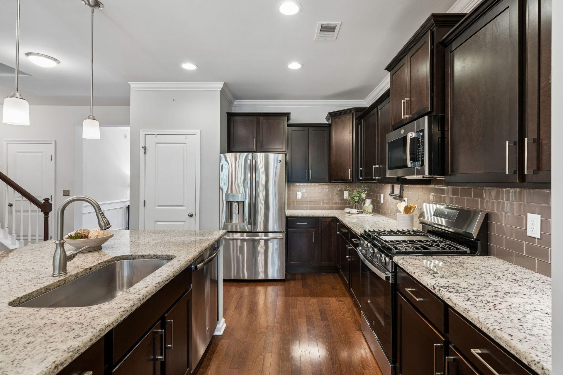 2576 Larch Lane Photo 19