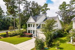2576 Larch Lane photo 4