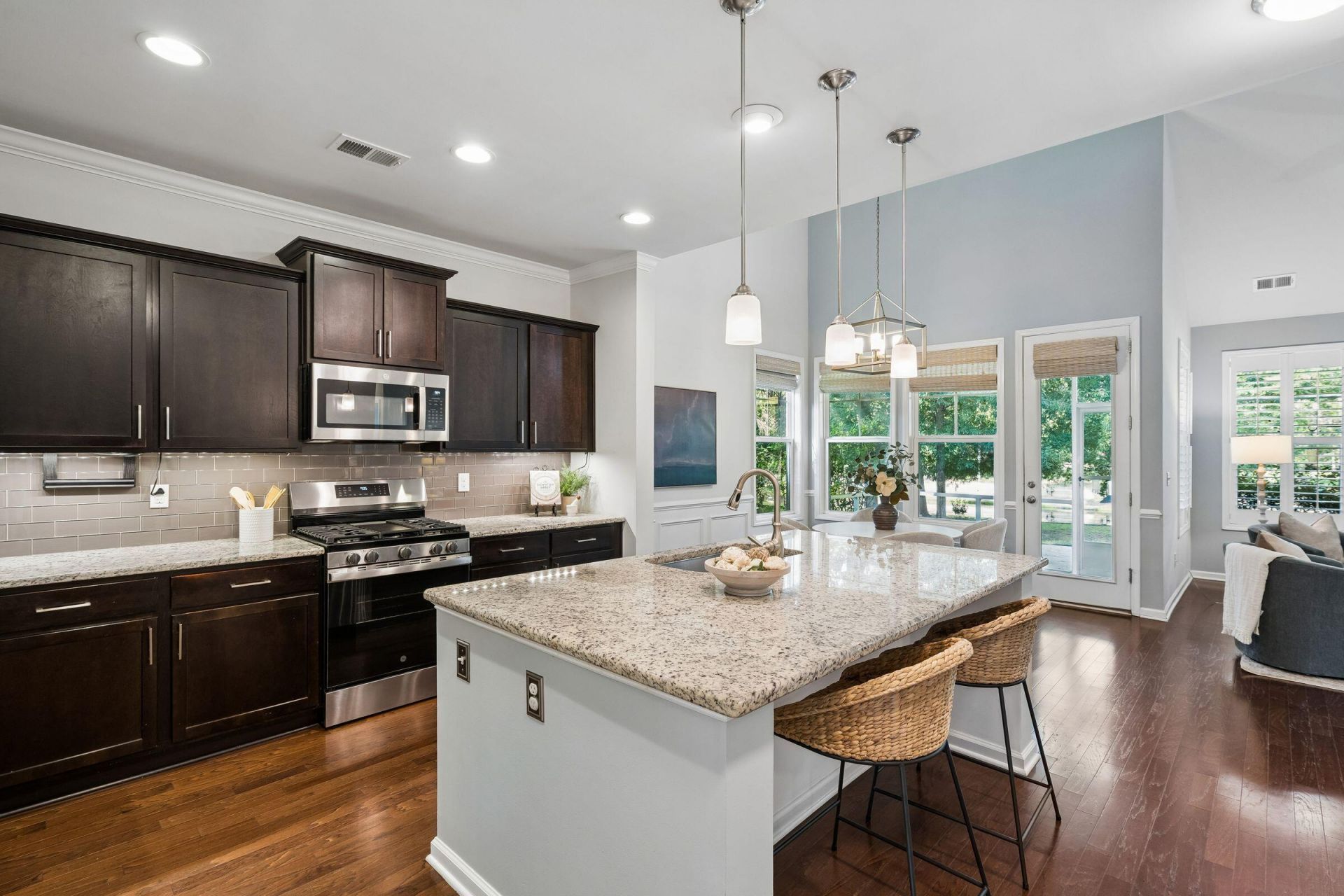 2576 Larch Lane Photo 24