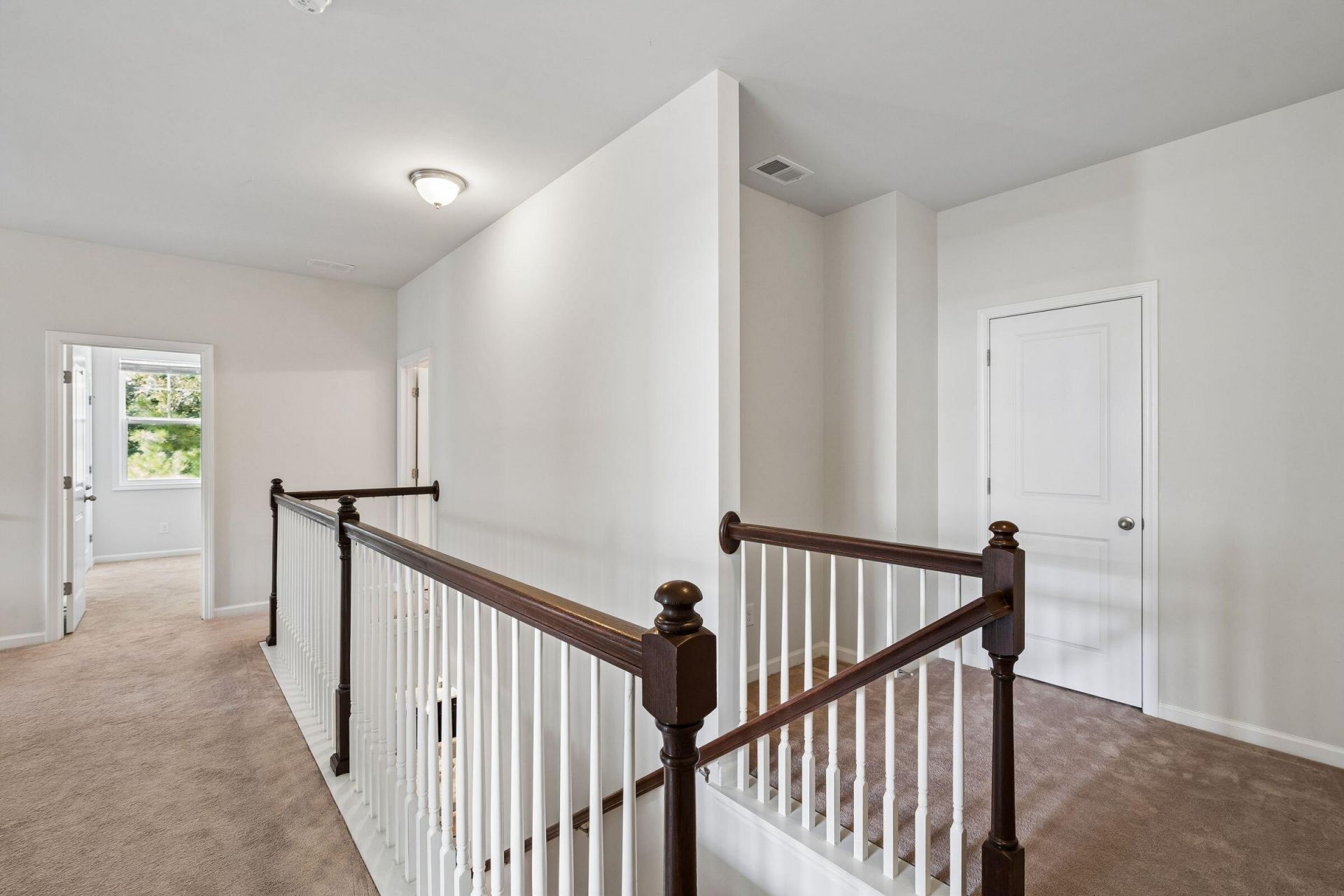 2576 Larch Lane Photo 40