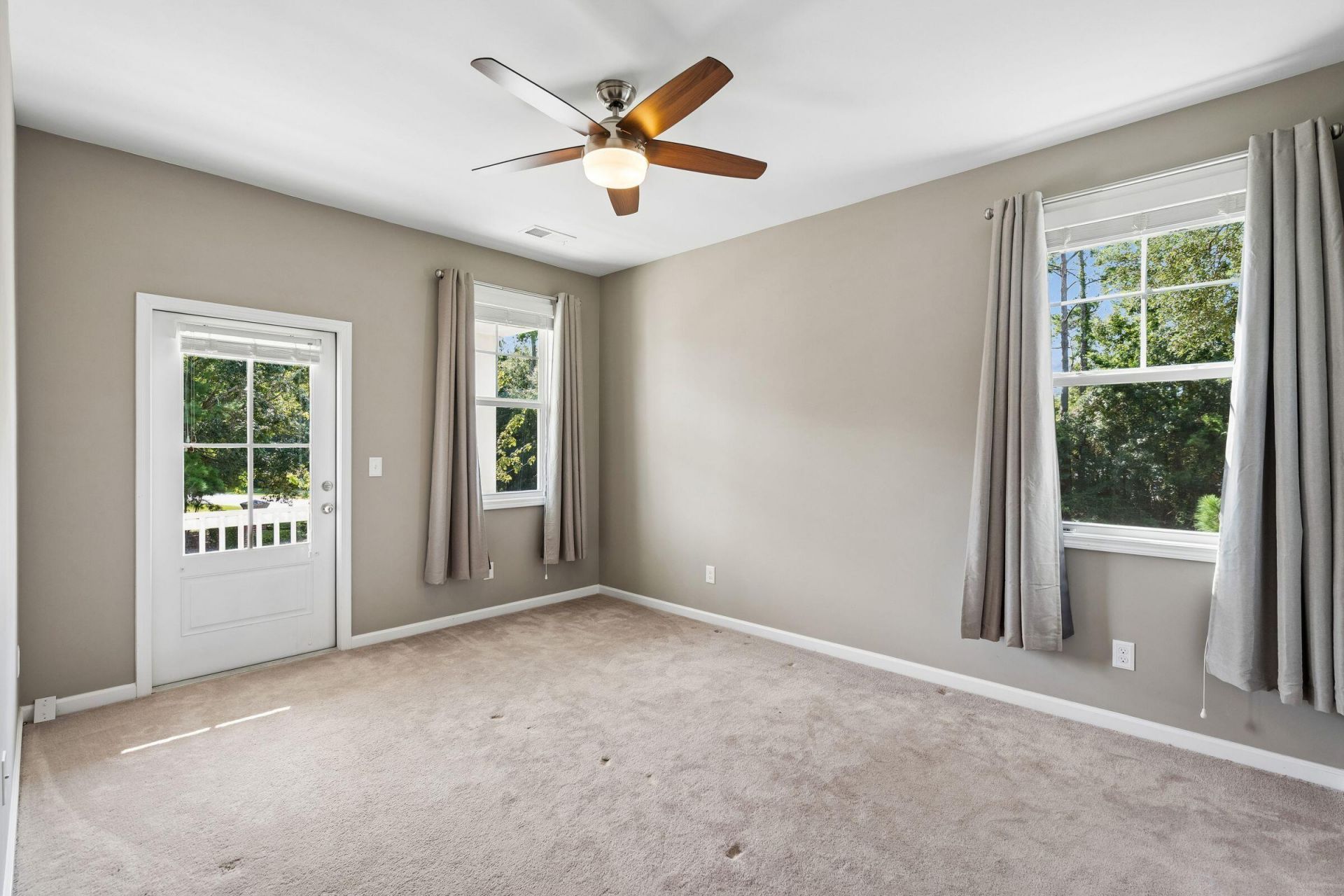 2576 Larch Lane Photo 49