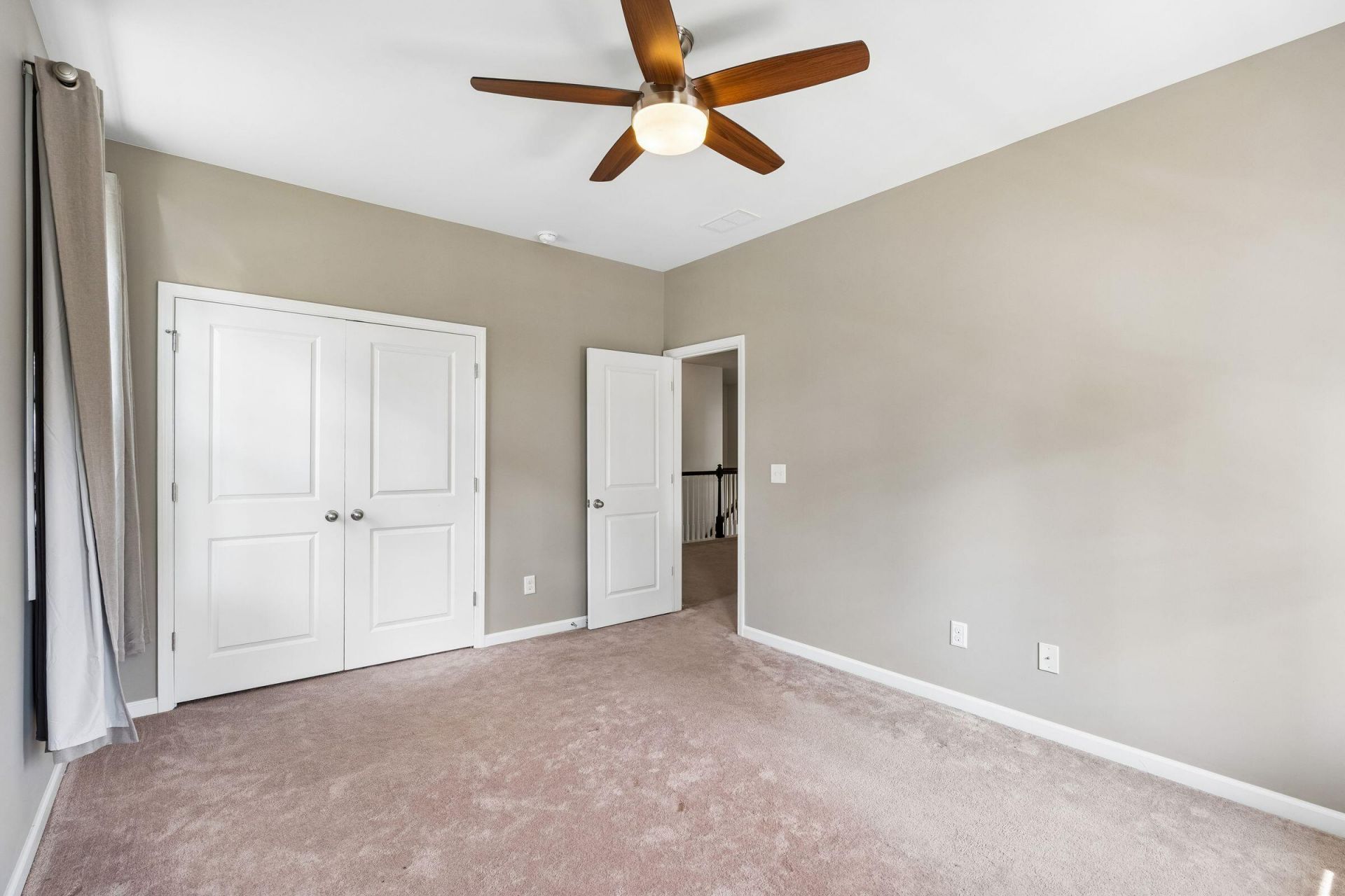 2576 Larch Lane Photo 52
