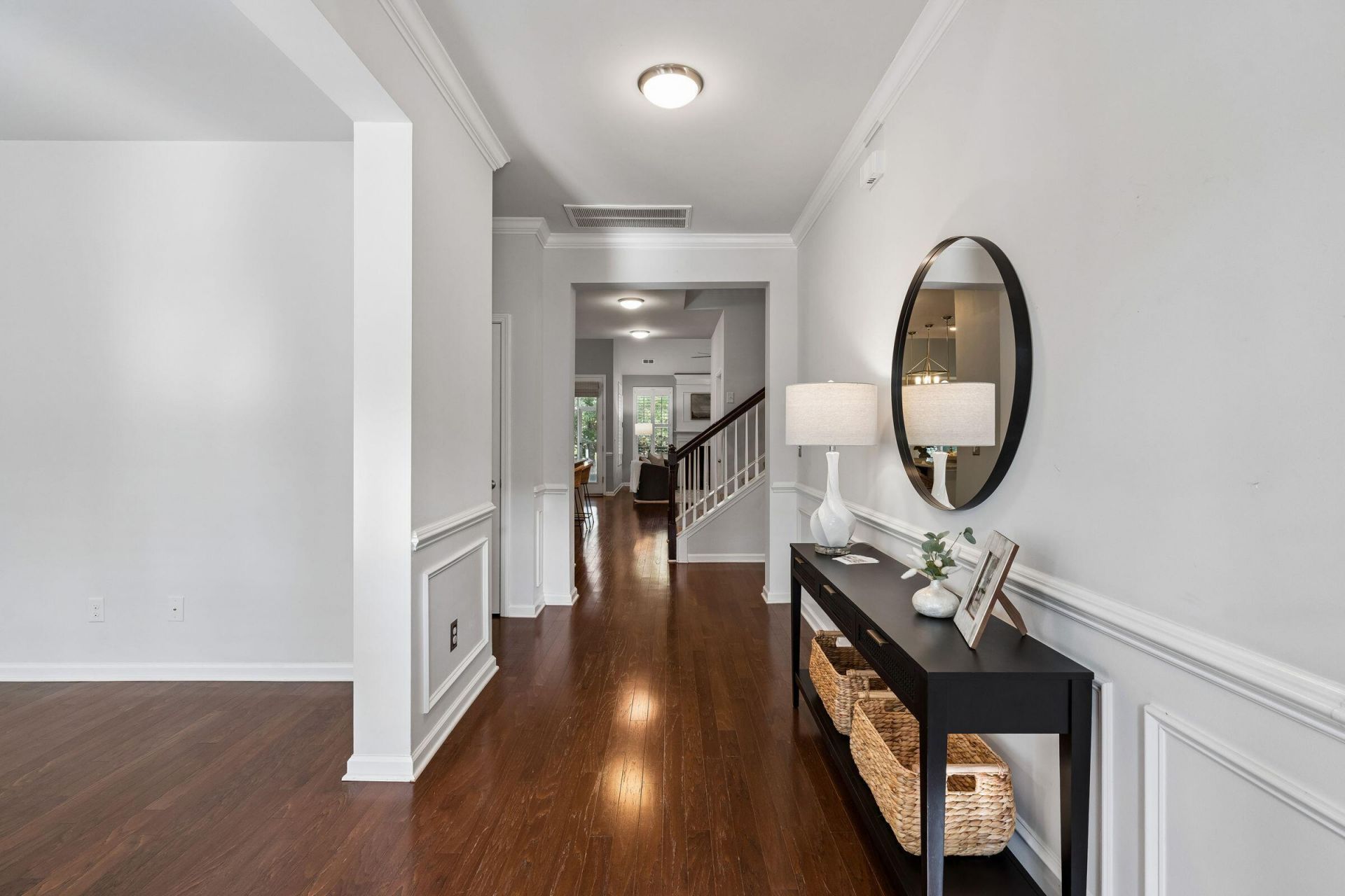 2576 Larch Lane Photo 8