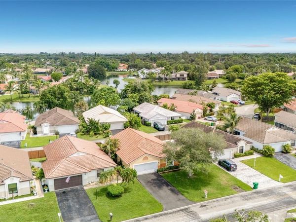 15071 S Waterford Dr , Unit 15071, Davie, FL 33331
