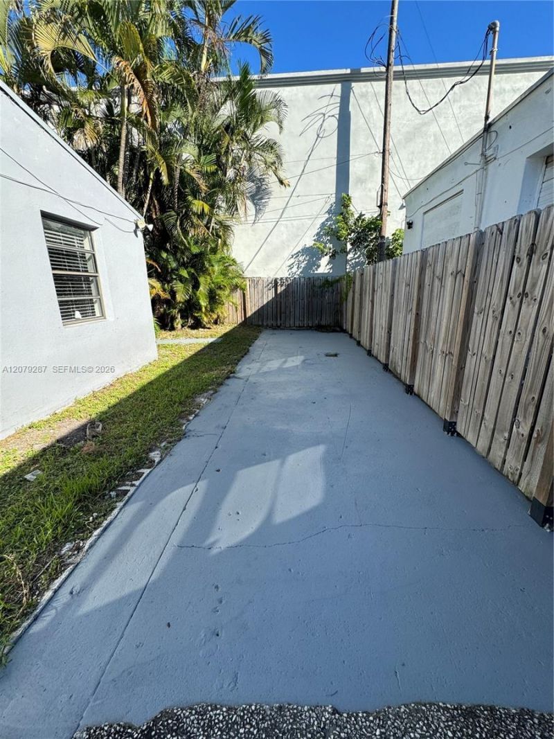 2105 Monroe Ter, Unit 1, Hollywood, FL 33020 Photo