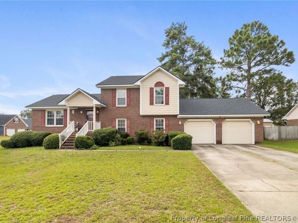 6828 Jacobs Creek Circle Drive, Fayetteville, NC 28306