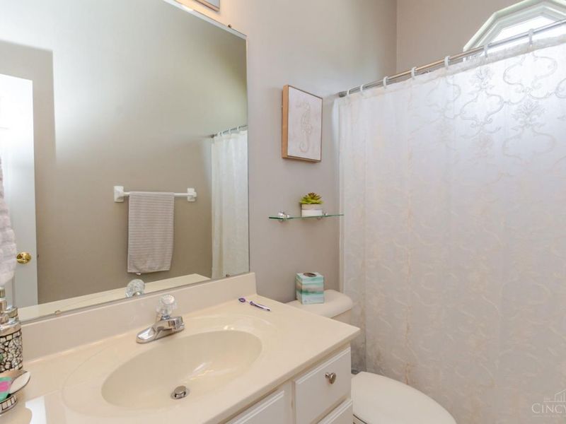 621 Carrick Drive, Washington Township, OH 45458 Photo 9