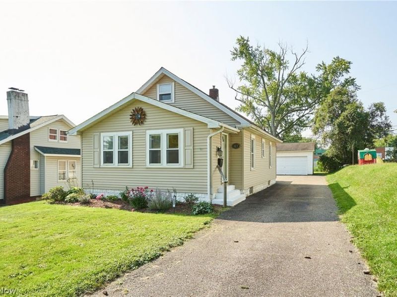 1622 31st Street NE, Canton, OH 44714 Photo 2