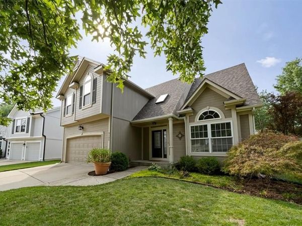 5125 Roundtree Street, Shawnee, KS 66226
