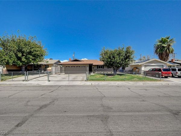 4670 Marnell Drive , Las Vegas, NV 89121