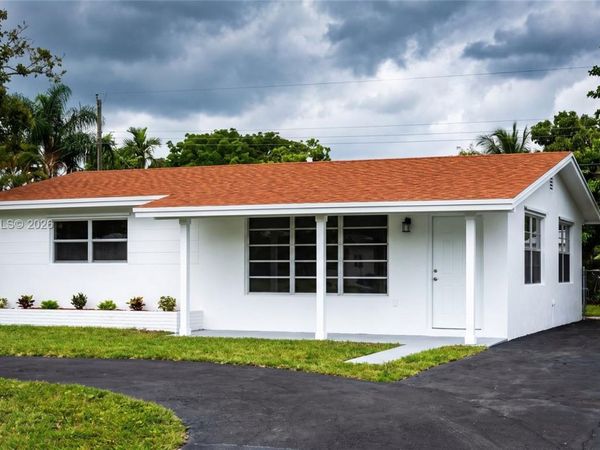 2506 Acapulco Dr, Miramar, FL 33023
