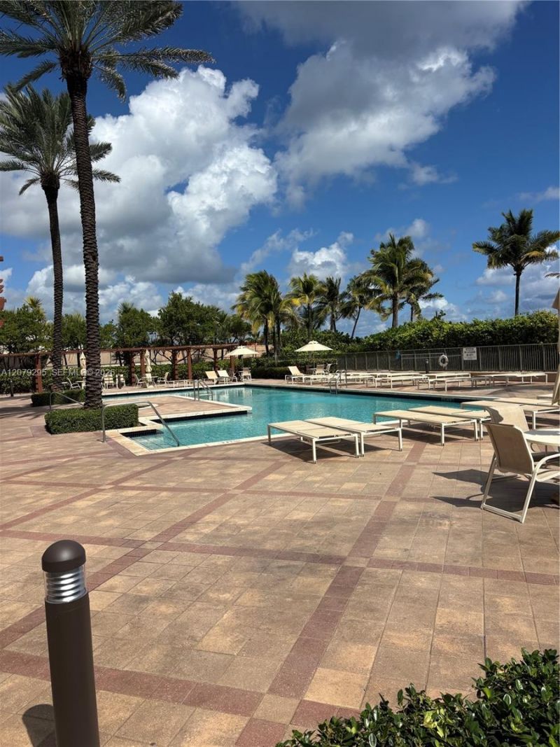 2080 S Ocean Dr , Unit 308, Hallandale Beach, FL 33009 Photo