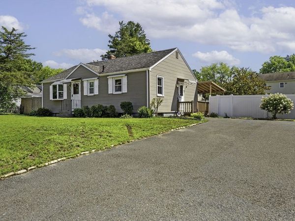 133 Denwall Dr, Springfield, MA 01119
