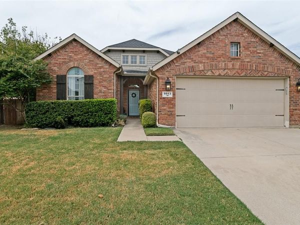9913 Chrysalis Drive, Fort Worth, TX 76131