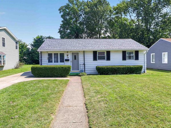 606 N Twyckenham Drive, South Bend, IN 46617