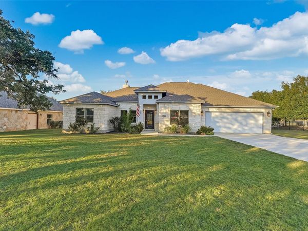 216 Enclave DR , Kingsland, TX 78639
