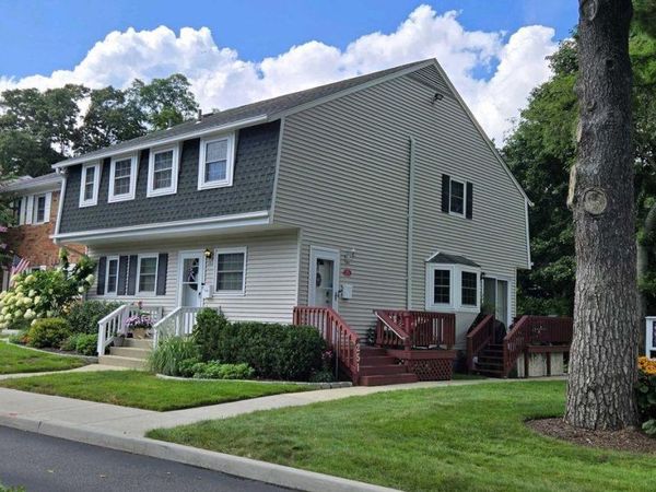 251 Village Drive, Unit 251, Hauppauge, NY 11788