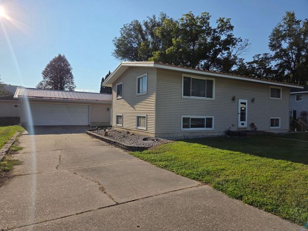 215 N Green Street , Rushford, MN 55971