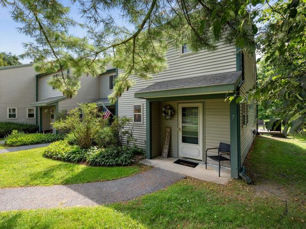 7 Hideaway Lane, Williston, VT 05459
