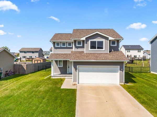 216 Summit Circle NW, Bondurant, IA 50035