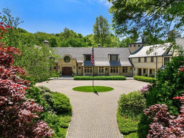15 Claridge Drive, Weston, MA 02493