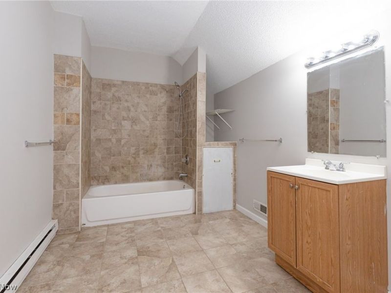 6716 Fullerton Avenue, Cleveland, OH 44105 Photo 28