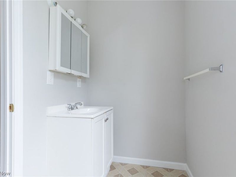 6716 Fullerton Avenue, Cleveland, OH 44105 Photo 9