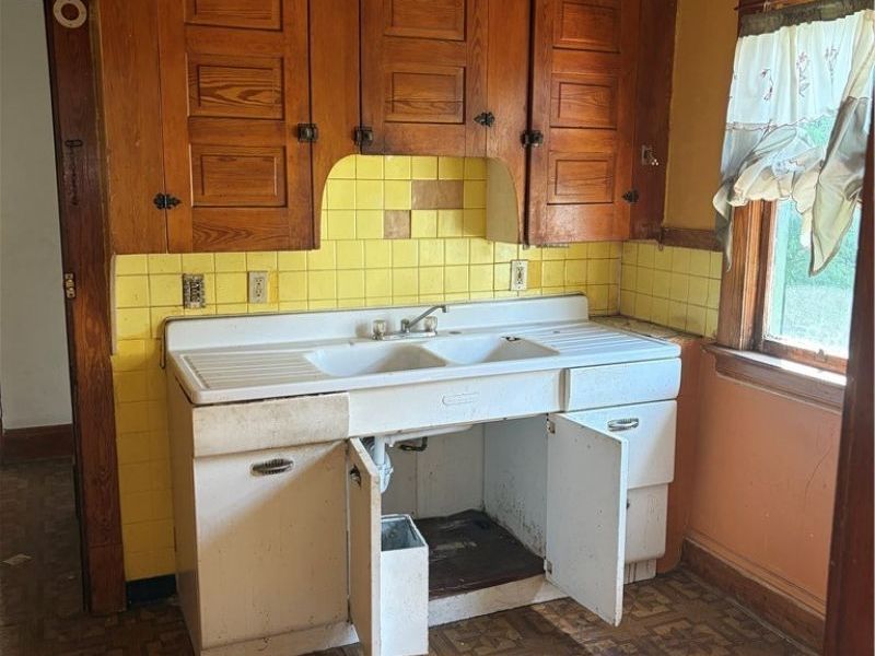 621 E 128th Street, Cleveland, OH 44108 Photo 17
